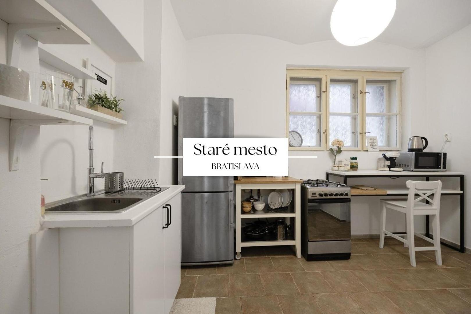 Stylish Historical Apartment + Backyard 브라티슬라바 외부 사진