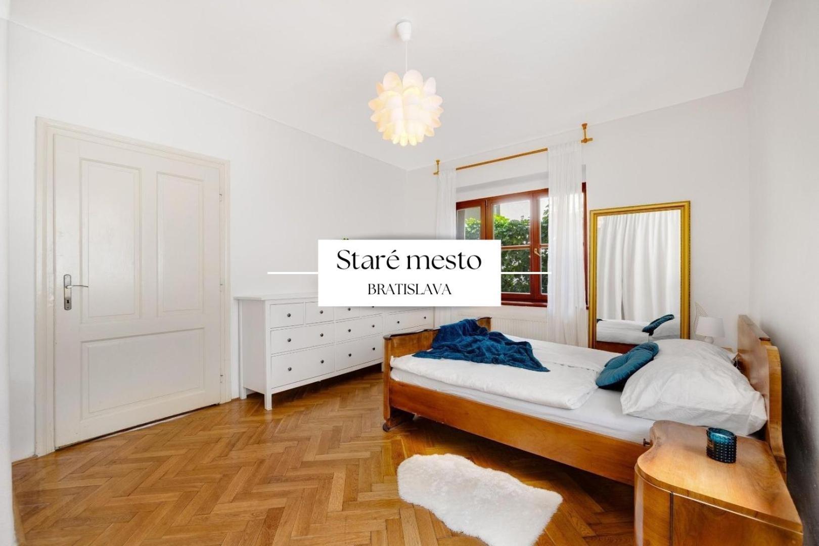 Stylish Historical Apartment + Backyard 브라티슬라바 외부 사진