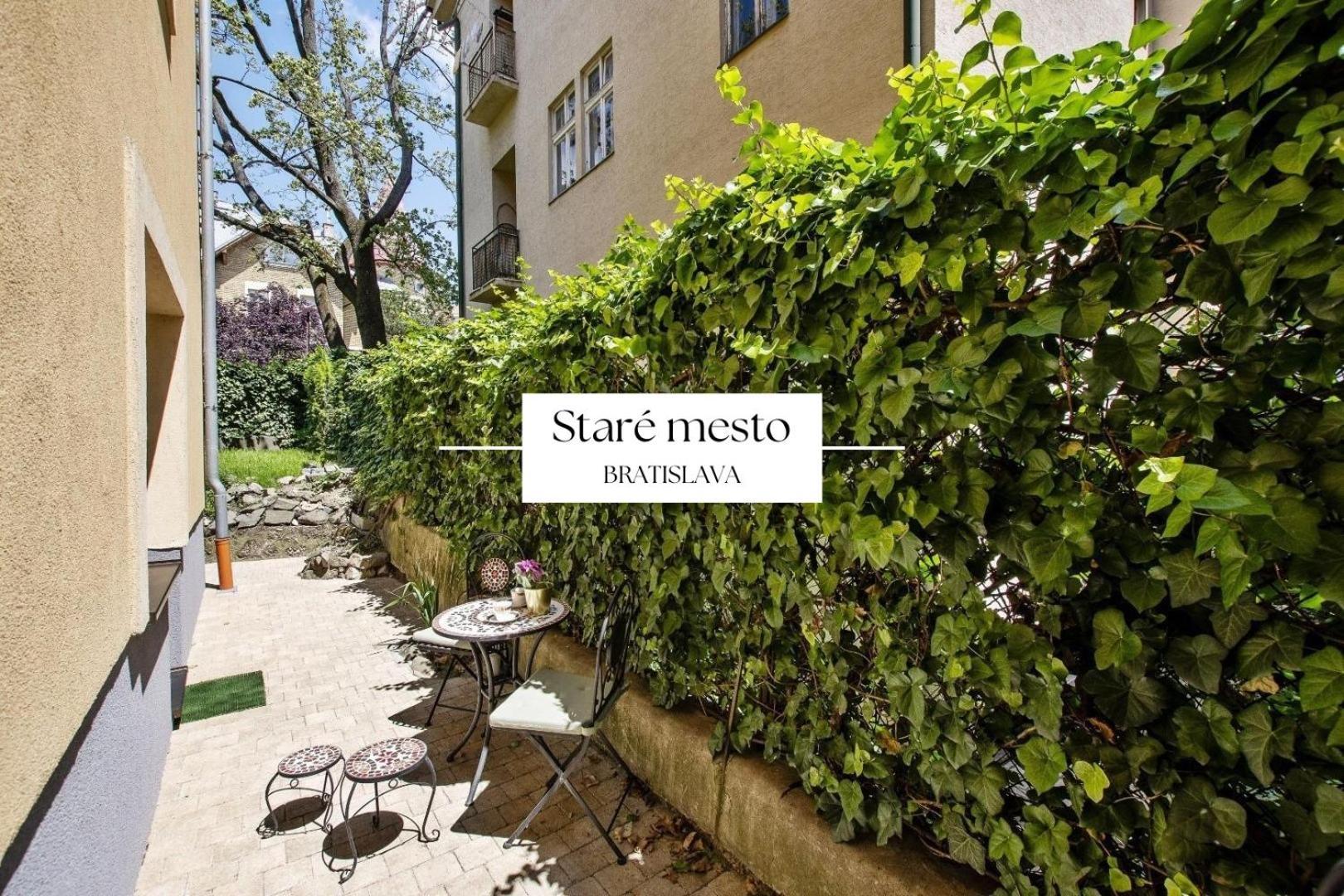 Stylish Historical Apartment + Backyard 브라티슬라바 외부 사진