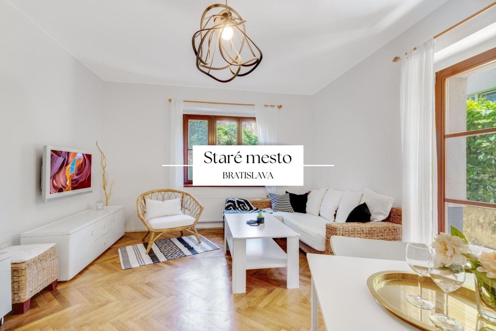Stylish Historical Apartment + Backyard 브라티슬라바 외부 사진